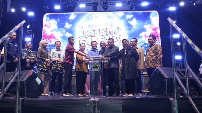 Jateng Fair 2026 resmi dibuka di PRPP Semarang oleh Gubernur Ahmad Luthfi. Pameran inovasi, UMKM, dan hiburan gratis digelar hingga 5 Juli 2026. Jateng Fair 2026 resmi dibuka di PRPP Semarang oleh Gubernur Ahmad Luthfi. Pameran inovasi, UMKM, dan hiburan gratis digelar hingga 5 Juli 2026.