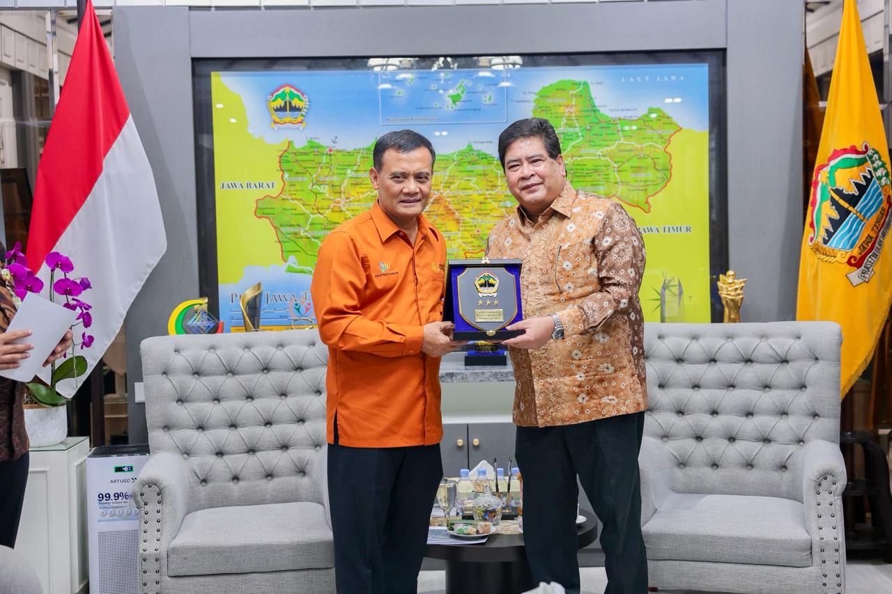 Apindo Pusat dukung Jawa Tengah jadi pusat investasi nasional. Infrastruktur, tenaga kerja, dan pertumbuhan ekonomi dinilai kompetitif hingga mampu bersaing global.