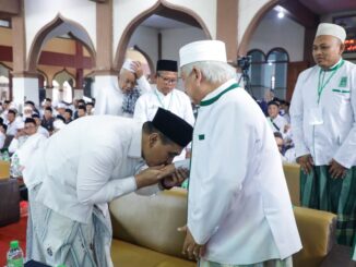 Wakil Gubernur Taj Yasin Maimoen menghadiri Manaqib Qubra di Cilacap dan menyampaikan pentingnya doa ahli toriqoh untuk bangsa.