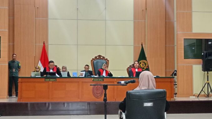 Dokter Tifa terdakwa kasus dugaan fitnah ijazah Presiden Jokowi menolak restorative justice di Pengadilan Negeri Jakarta Timur.