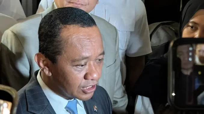 Ekspor listrik bersih RI-Singapura diproyeksikan mendorong industri hijau dan investasi teknologi di Kepulauan Riau. Ekspor listrik bersih RI-Singapura diproyeksikan mendorong industri hijau dan investasi teknologi di Kepulauan Riau.
