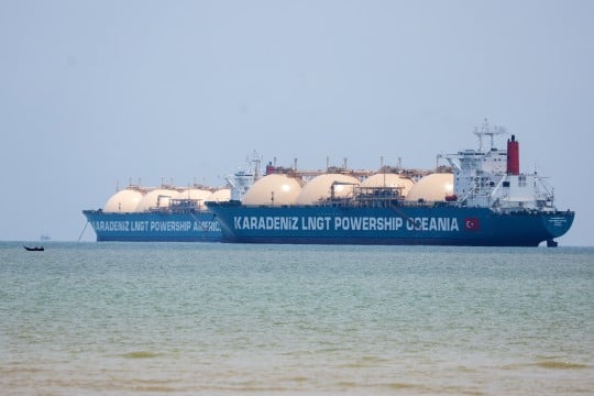 Ilustrasi, Kapal tanker melintas di perairan Asia Tenggara saat Jepang menyiapkan jalur laut alternatif untuk mengurangi risiko gangguan perdagangan.