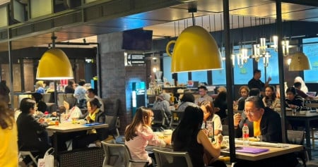 Tren work from cafe Semarang kian diminati. Meet n’ Eat Rooms Inc hadir dengan WiFi cepat, fasilitas lengkap, dan menu variatif.