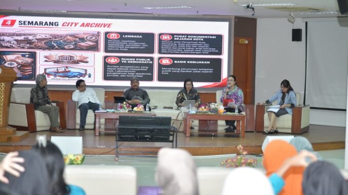 Wali Kota Agustina Wilujeng memaparkan gerakan penyelamatan heritage kota maritim Semarang. Wali Kota Agustina Wilujeng memaparkan gerakan penyelamatan heritage kota maritim Semarang.