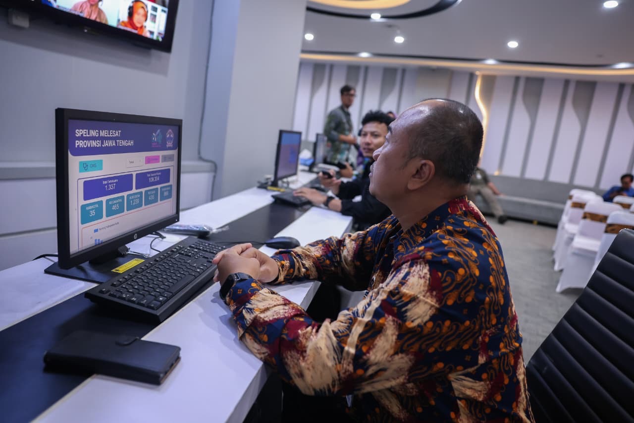 Gubernur Jawa Tengah Ahmad Luthfi meluncurkan layanan psikolog online gratis Logis di Semarang