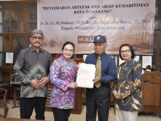 Wali Kota Semarang Agustina menerima arsip dan artefak sejarah kemaritiman Semarang