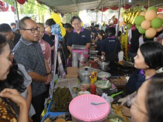 Wakil Wali Kota Semarang Iswar Aminuddin membuka Expo KKU/KKS/KKN Tematik Soegijapranata yang memamerkan hasil pendampingan 104 UMKM dan PKK di Kota Semarang.