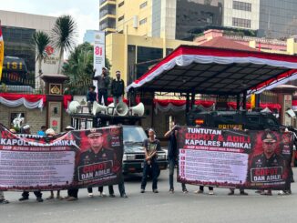 Gerakan Mahasiswa Hukum Indonesia (GMHI) mendesak Kapolri mencopot Kapolres Mimika AKBP Alfredo Agustinus Rumbiak atas dugaan beking judi dan kasus penembakan warga.