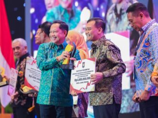 Pemprov Jawa Tengah meraih penghargaan Pengelolaan Sampah dan Lingkungan ASRI 2026 berkat strategi PSEL, RDF, hingga program desa mandiri sampah.