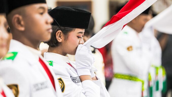 45 Paskibraka Jateng akan bertugas dalam upacara bendera saat peringatan HUT ke-81 RI di Lapangan Pancasila Simpang Lima, Kota Semarang 45 Paskibraka Jateng akan bertugas dalam upacara bendera saat peringatan HUT ke-81 RI di Lapangan Pancasila Simpang Lima, Kota Semarang