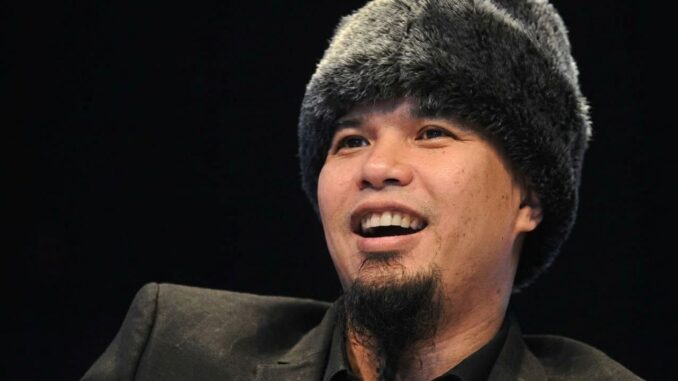 Simak daftar 7 artis Indonesia yang memutuskan ganti nama populer maupun legal lewat pengadilan, mulai dari Ariel Tatum, Ahmad Dhani, hingga KD.