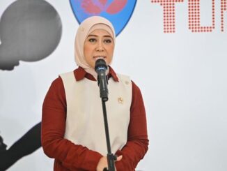 Menkomdigi Meutya Hafid soroti kasus warga Mentawai yang dipidana akibat menjual akses Starlink. Komdigi dorong langkah solutif dan pembinaan perizinan.