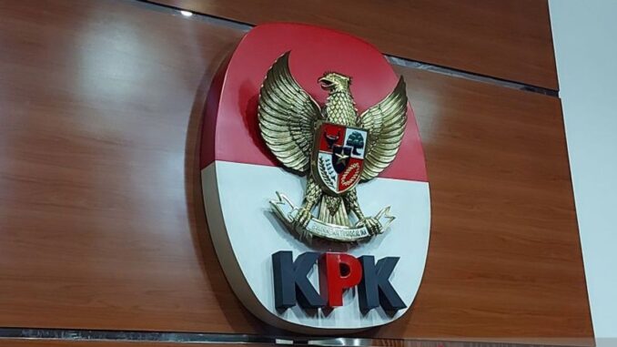 KPK resmi menahan Pejabat Bea Cukai Gatot Heroe terkait kasus suap importasi. Simak rincian perannya dan daftar tersangka lainnya di sini.