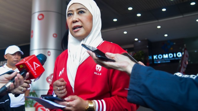 Menkomdigi terbitkan SE No. 4/2026! Operator seluler kini dilarang menghanguskan sisa kuota internet pelanggan dan dilarang tarik biaya tambahan.