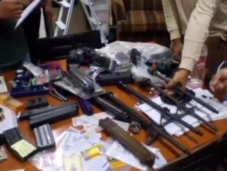 Polisi mengungkap detail jenis senjata yang ditemukan di ruangan mantan ketua yayasan sekolah swasta di Pondok Pinang, Kebayoran Lama, Jakarta Selatan, beserta penempatan dan tindak lanjut barang bukti