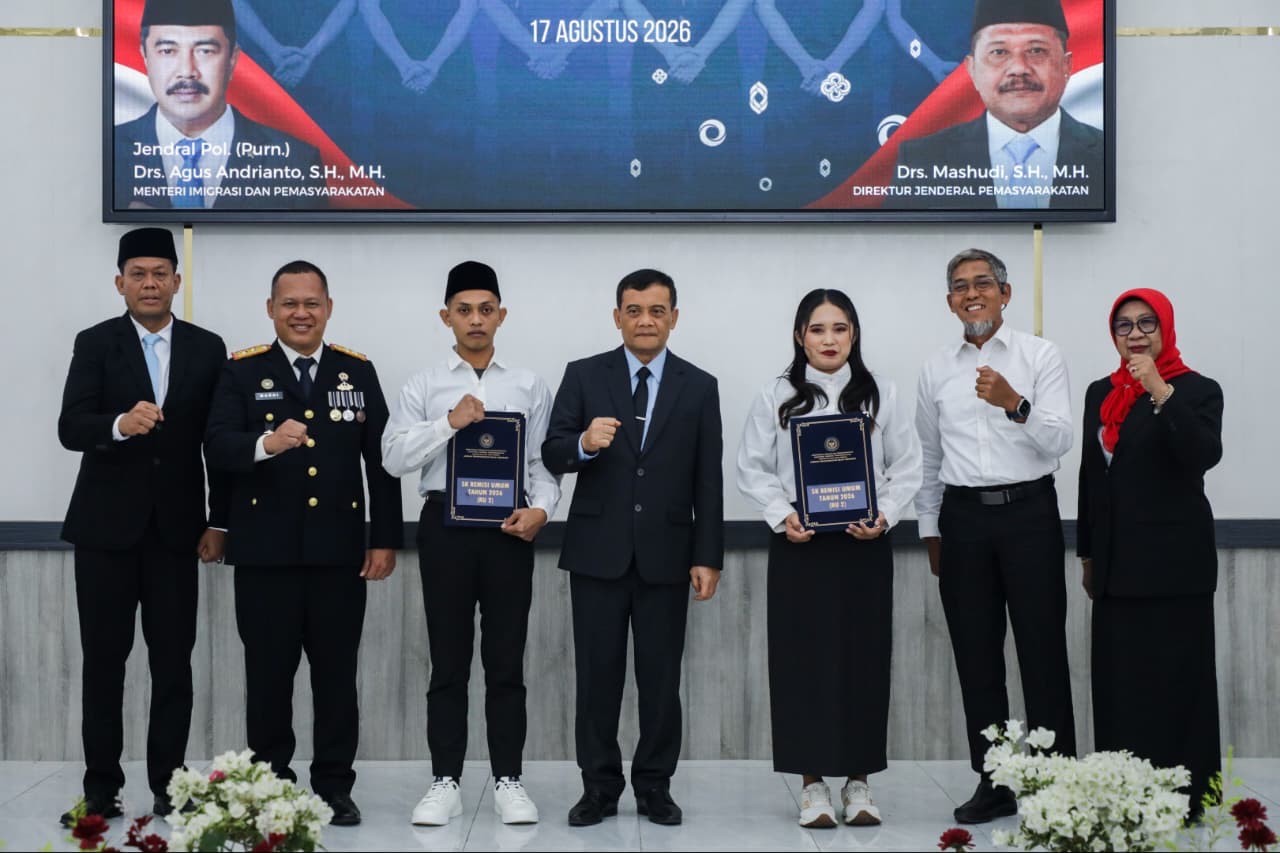 Sebanyak 9.551 napi di Jateng dapat remisi HUT ke-81 RI. Gubernur Ahmad Luthfi tegaskan pentingnya pemulihan diri, efek jera, dan kemandirian warga binaan.