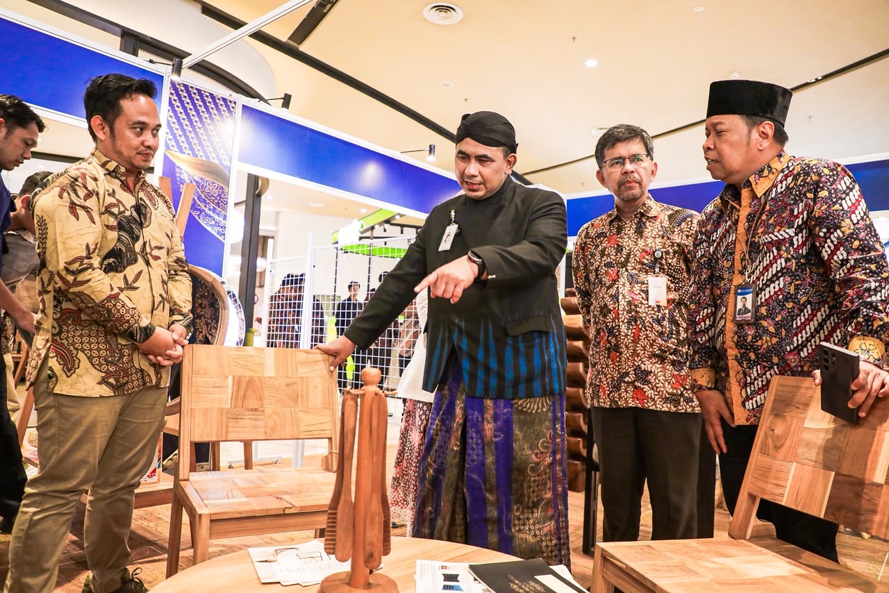 Fajar 2026 di Semarang memperkuat ekonomi halal Jateng, dorong UMKM naikkan omzet dan perluas pasar secara signifikan.