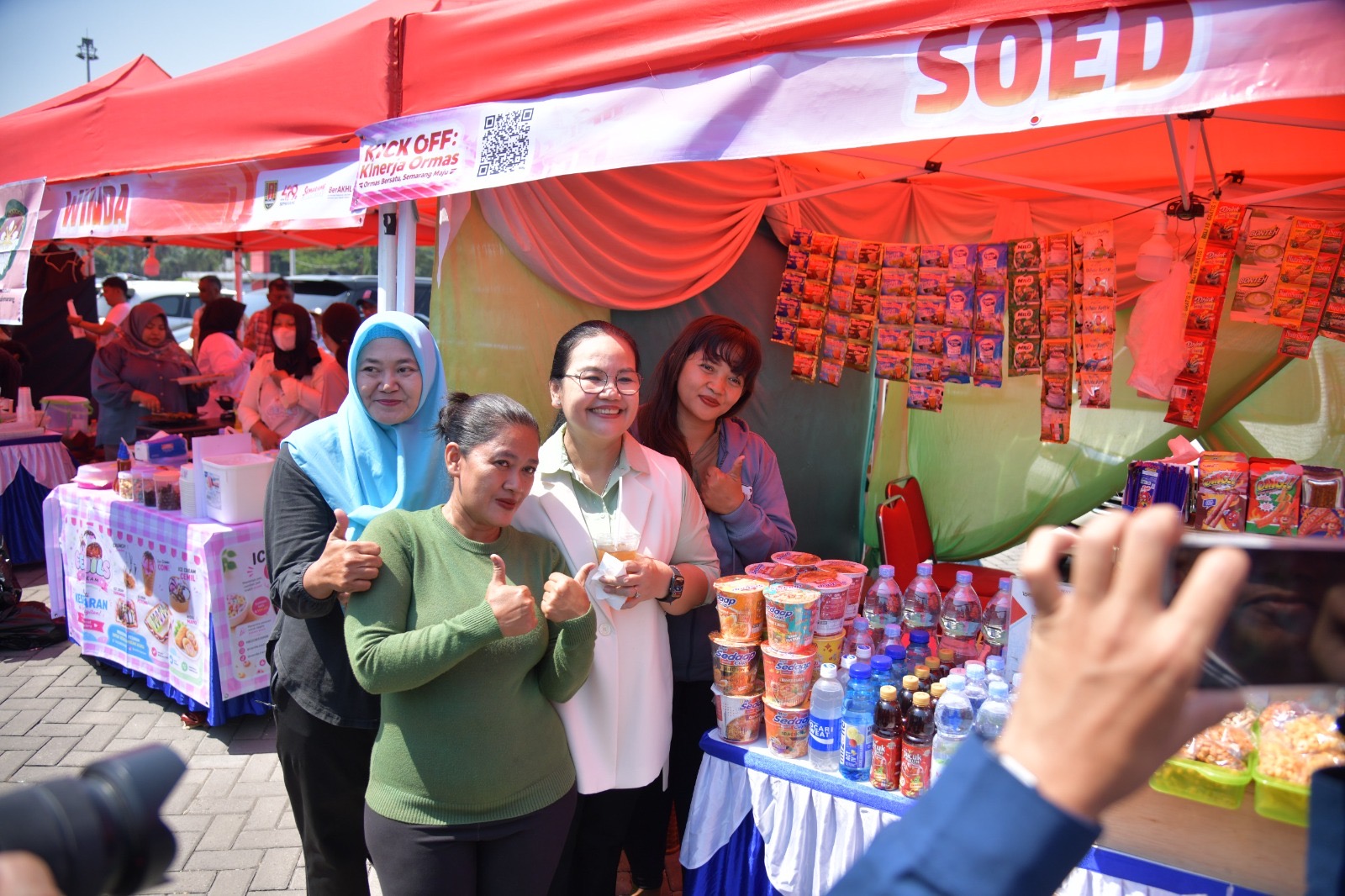 Pelaksanaan MTQ Nasional XXXI 2026 di Semarang mendongkrak ekonomi lokal. Wali Kota Agustina Wilujeng ajak UMKM manfaatkan pergerakan ribuan tamu daerah.