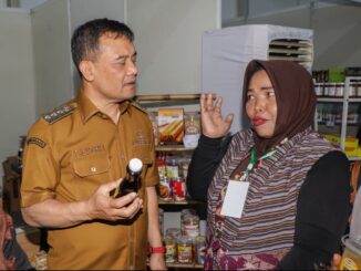 Pameran Serambi Nusantara di MTQ Nasional 2026 Semarang diserbu pengunjung. Pelaku UMKM dari Papua hingga NTB kewalahan melayani pembeli.