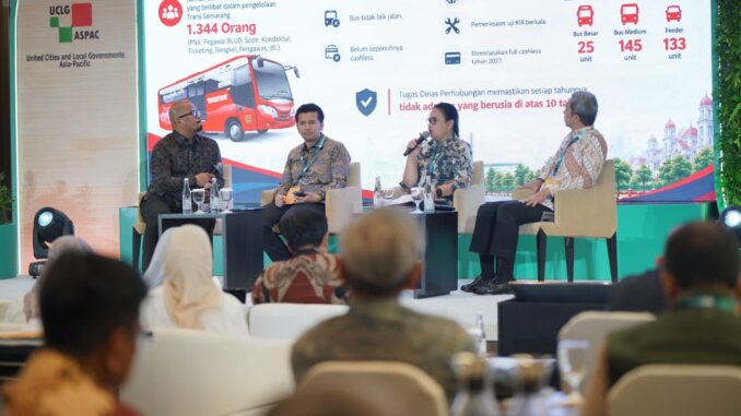 Wali Kota Agustina Wilujeng berkomitmen menjadikan Trans Semarang sebagai transportasi berbasis layanan, bukan bisnis, dengan alokasi 5% APBD dan peremajaan armada.
