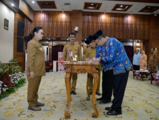 Wali Kota Semarang Agustina Wilujeng melakukan rotasi pejabat Pemkot Semarang. Disdukcapil dan BKPP diminta perkuat data warga serta manajemen talenta ASN.