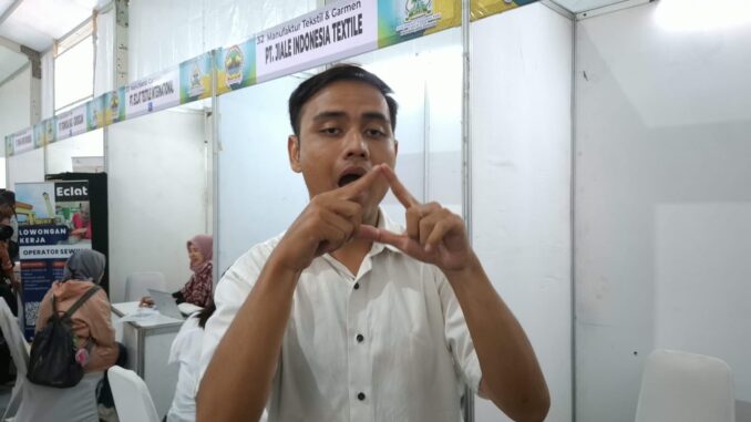 Sebanyak 45 pencari kerja disabilitas antusias mengikuti Job Fair MTQ Nasional XXXI 2026 di Semarang untuk melamar di berbagai perusahaan. Sebanyak 45 pencari kerja disabilitas antusias mengikuti Job Fair MTQ Nasional XXXI 2026 di Semarang untuk melamar di berbagai perusahaan.