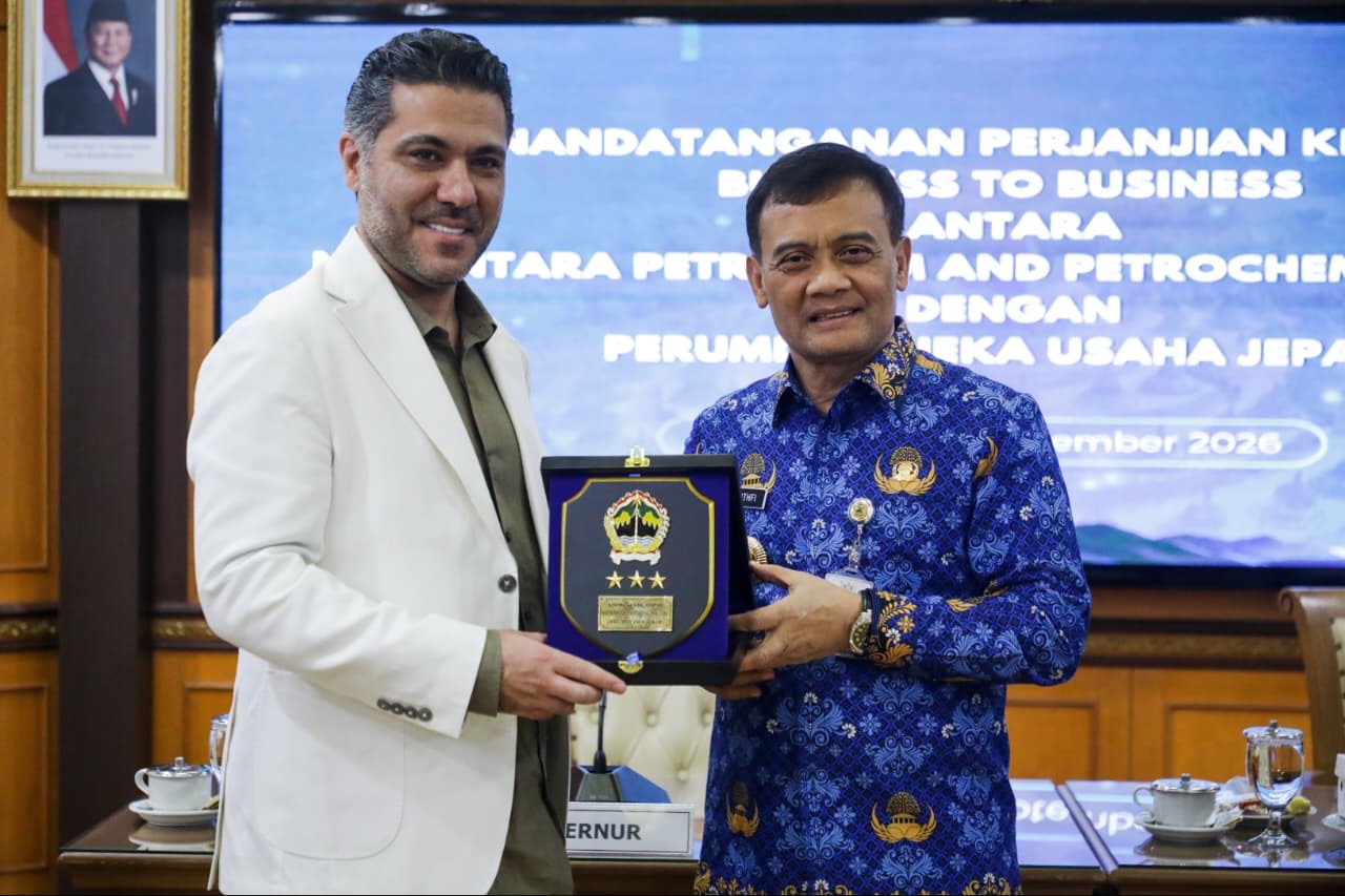 Pembangunan mini refinery Rp5 triliun di Jepara resmi berlanjut. Investor asal Dubai memuji gerak cepat Gubernur Jateng Ahmad Luthfi.