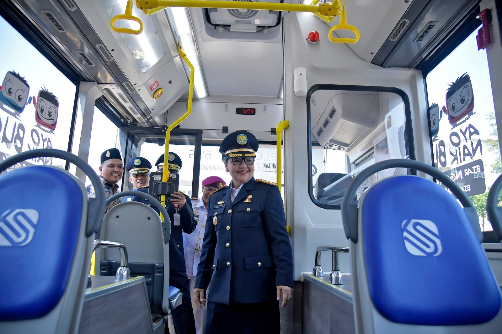 Wali Kota Semarang meluncurkan 27 bus listrik Trans Semarang Koridor I