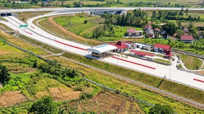 Pembangunan Jalan Tol Yogyakarta-Bawen Seksi 6 (Bawen-Ambarawa) rampung 100 persen dan memasuki uji laik fungsi. Siap dioperasikan akhir tahun 2026.