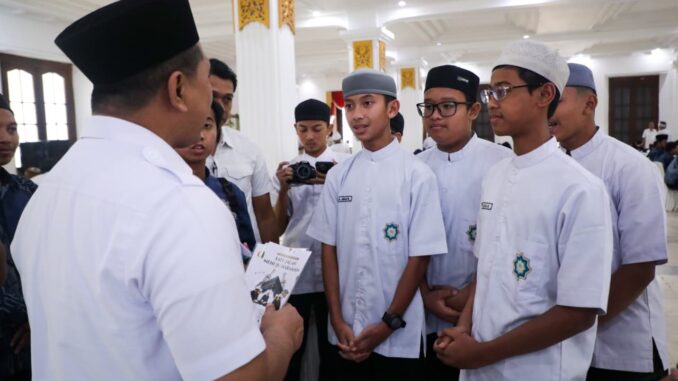 Santri Isy Karima Karanganyar Temui Taj Yasin di Semarang, Belajar Kepemimpinan dan Beasiswa Pemprov Jateng
