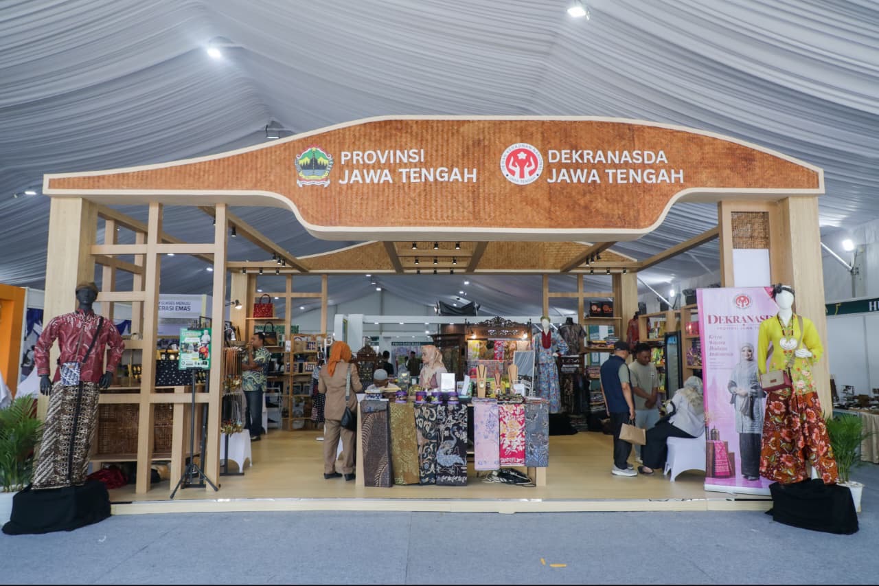 Pameran Serambi Nusantara MTQ Nasional XXXI 2026 di Semarang catat transaksi Rp500 juta per hari. UMKM dari berbagai daerah panen omzet.
