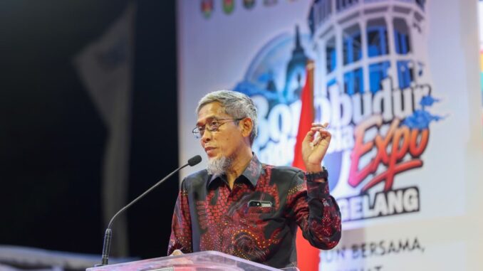 Gelaran Borobudur Indonesia Expo 2026 di Alun-Alun Kota Magelang resmi dibuka. Menampilkan 150 stan UMKM, event ini ditargetkan raup transaksi hingga Rp2 miliar.