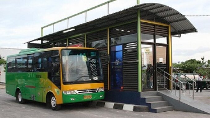 Cek daftar rute Trans Jogja terbaru 2026 beserta rincian tarif umum, pelajar, lansia, dan cara pembayaran nontunai menggunakan QRIS atau e-money.