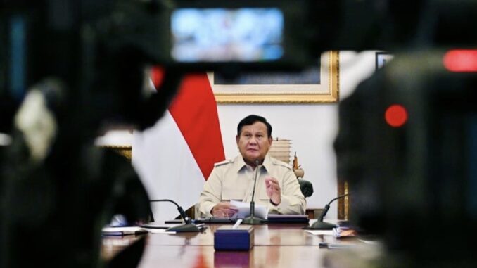 Presiden Prabowo Subianto meminta laporan menyeluruh penanganan pascagempa Flores NTT untuk memastikan pemulihan kebutuhan dasar masyarakat.