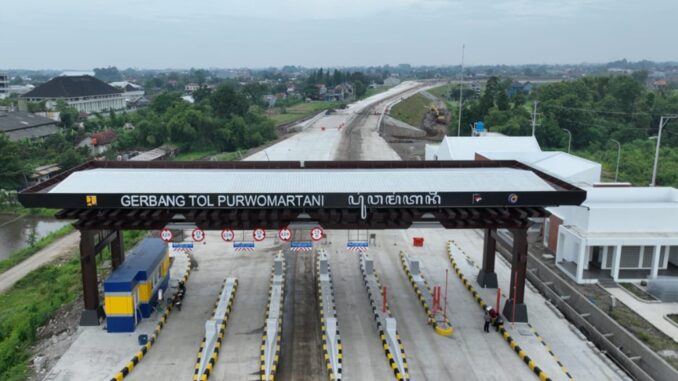 Dishub DIY meluruskan isu pembangunan bundaran di exit tol Jogja-Solo Pasar Kalasan. Akses keluar akan dilengkapi 2 titik U-turn demi kelancaran lalu lintas.