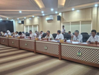 Komisi I DPRD Solo minta Satpol PP segera memindahkan material bangunan ahli waris dari lahan Sriwedari untuk mengamankan aset Pemkot Solo.