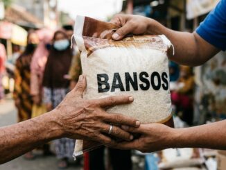 Bantuan sosial pangan beras 30 kg tahap 3 cair Oktober 2026 untuk 33,24 juta PBP. Cek status NIK KTP Anda di cekbansos.kemensos.go.id sekarang!