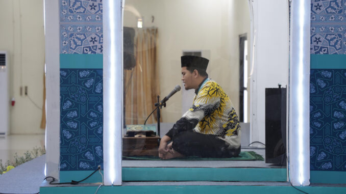 Peserta MTQ Nasional 2026 di Semarang hadapi tantangan kuasai tiga bahasa. Bagas Ihsanul Umam bagikan kisahnya kuasai tafsir Bahasa Inggris.