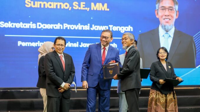 Sekda Jateng Sumarno usulkan solusi strategis untuk lulusan Sekolah Rakyat dalam upaya pengentasan kemiskinan lintas kementerian.