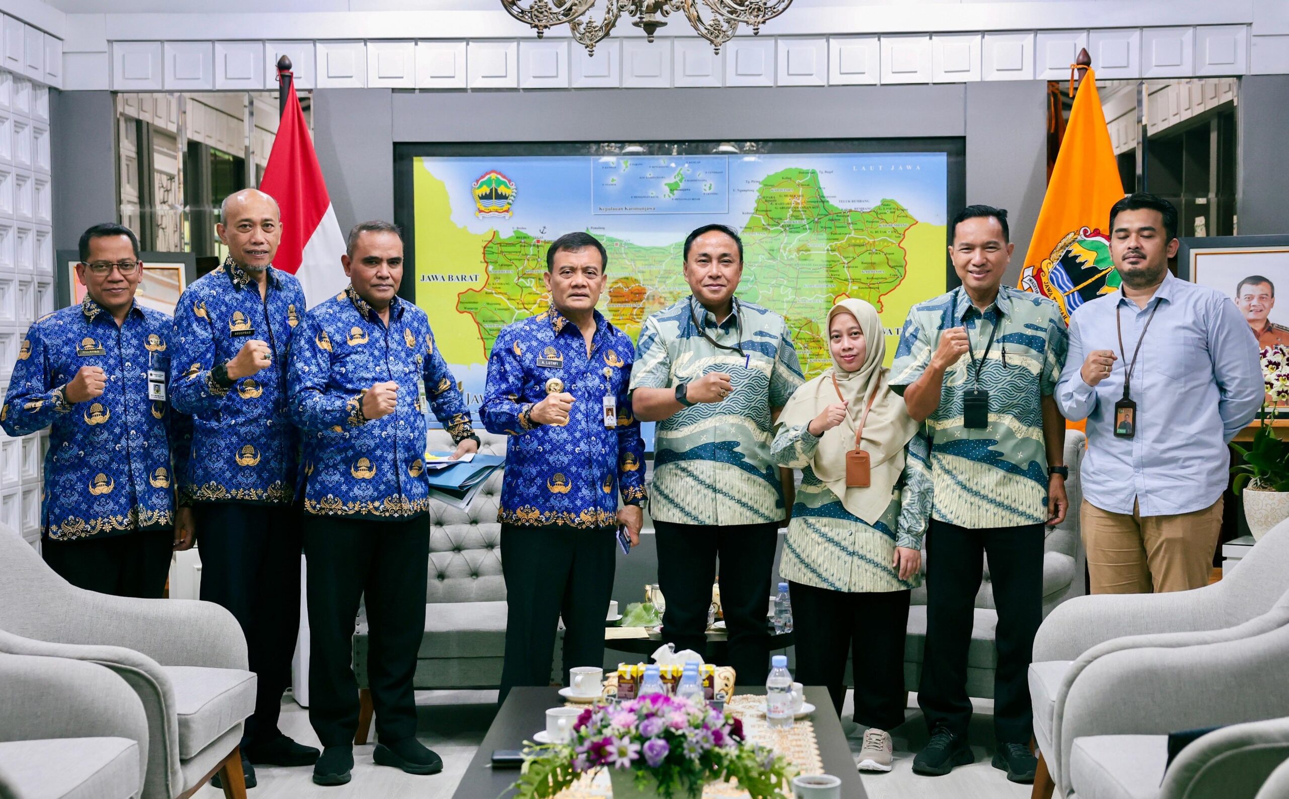 Pemprov Jateng luncurkan program JTAB Petani Gajian untuk melindungi petani, memberikan bantuan modal, gaji bulanan, dan kepastian harga jual hasil panen.