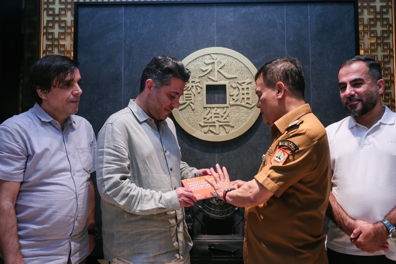 Investor Dubai siap investasi Rp5 triliun untuk proyek mini refinery di Jepara, Jawa Tengah. Penandatanganan kerja sama ditargetkan akhir 2026.