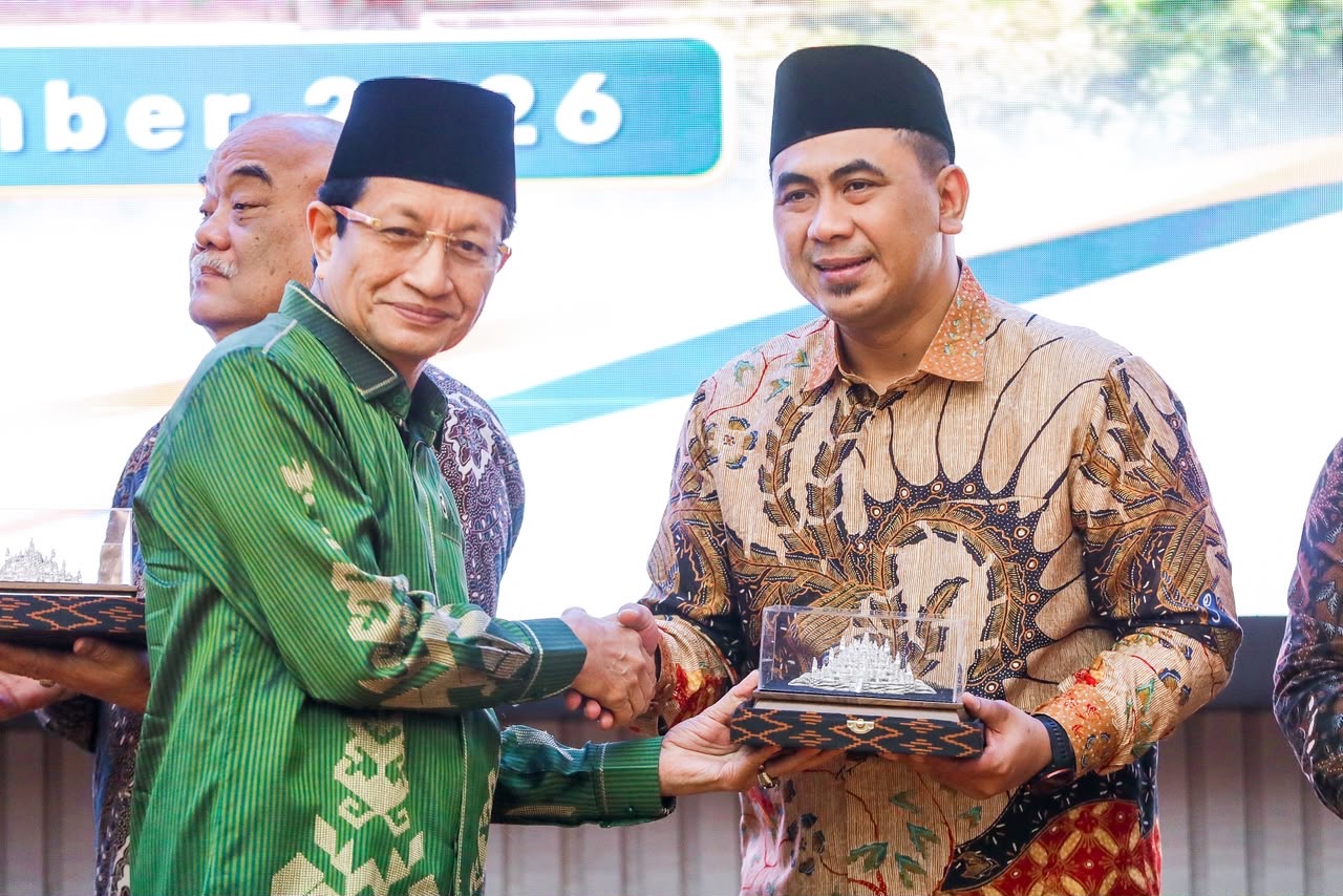 Candi Borobudur, Prambanan, Mendut, dan Pawon resmi difungsikan sebagai tempat ibadah. Taj Yasin sebut langkah ini berpotensi tingkatkan wisata religi dan ekonomi UMKM.