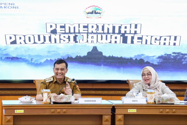 Setelah tertahan lebih dari 40 tahun, sebanyak 1.947 sertifikat tanah petani mitra PT Pagilaran di Jawa Tengah akan dikembalikan secara gratis.