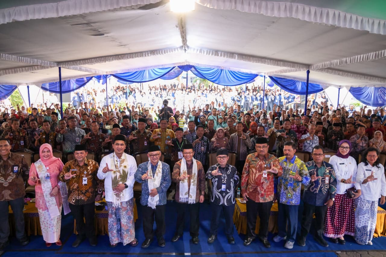 Wakil Gubernur Jawa Tengah Taj Yasin Maimoen menegaskan pentingnya pelestarian bahasa Jawa untuk membentuk karakter dan tata krama di Festival Tunas Bahasa Ibu 2026.