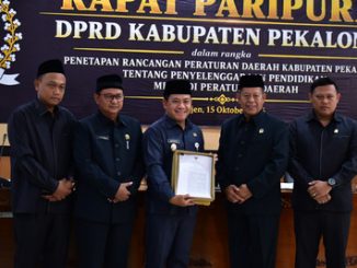 Pemkab & DPRD Pekalongan sepakati Raperda Pendidikan untuk perbaiki mutu sekolah, peningkatkan SDM, dan menekan angka anak tidak sekolah.