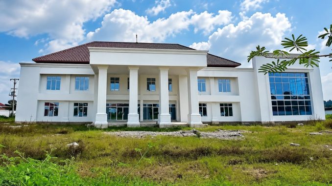 Pemkab Blora alokasikan hibah Rp3,27 miliar di APBD-P untuk 4 instansi vertikal. Kejari Blora raih porsi terbesar Rp1,5 miliar. Cek rinciannya di sini!