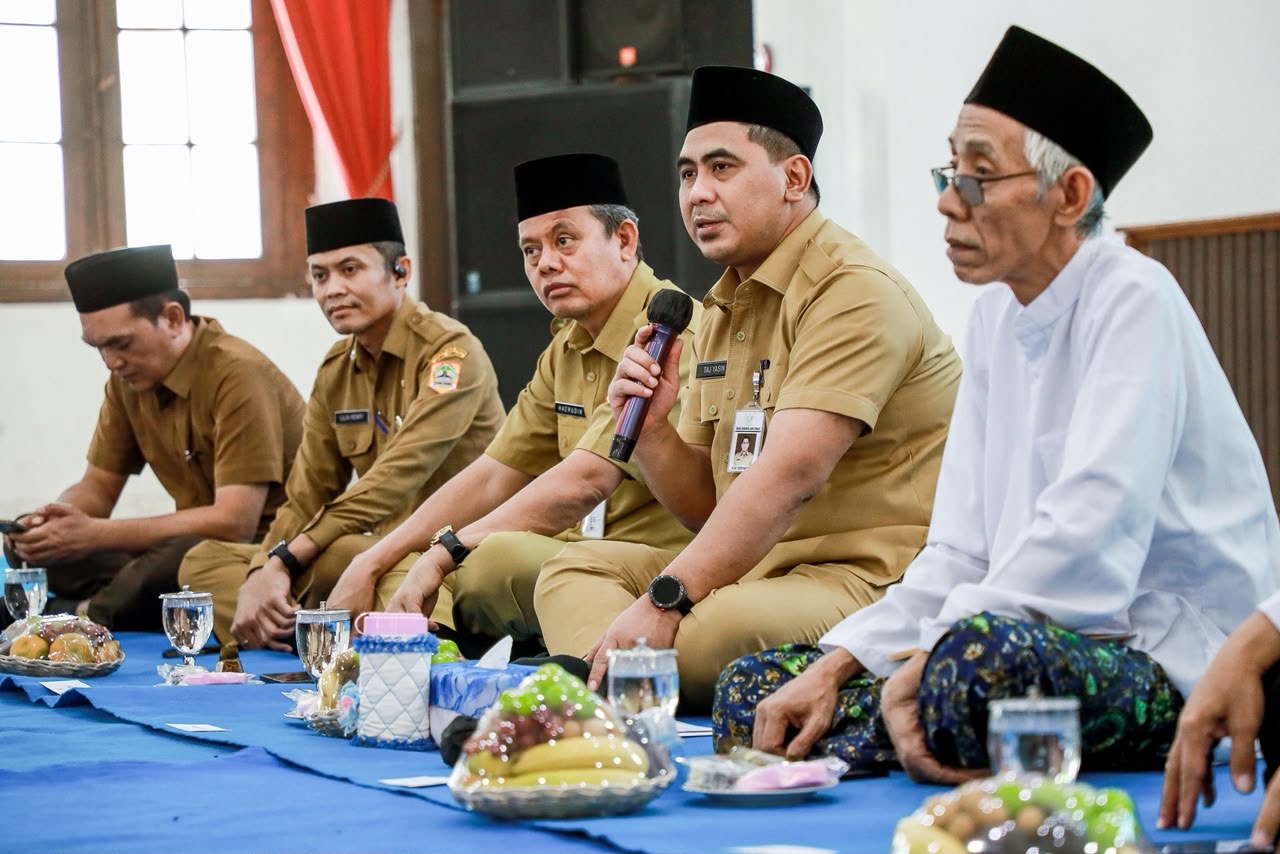 Pemprov Jateng mengawali peringatan Hari Santri 2026 dengan Ngaji Bandongan bersama ASN dan akademisi di Wisma Perdamaian Semarang.