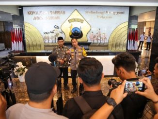 Taj Yasin pastikan anak-anak korban penggeledahan ponpes di Sukoharjo dapat pendampingan psikologis dan lanjut sekolah di lembaga resmi.