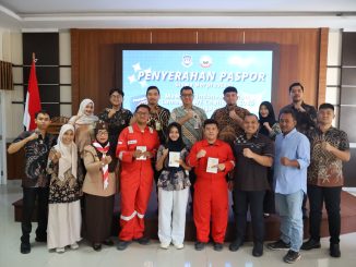 Dua siswa SMK Migas Cepu mewakili Indonesia di ajang JA WE Challenge 2026 Singapura. Pemkab dan Imigrasi Blora berikan dukungan penuh.