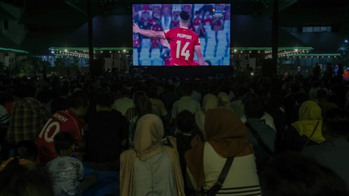 Ribuan warga padati halaman Kantor Gubernur Jateng untuk nobar FIFA ASEAN Cup 2026. Pemprov Jateng pastikan gelar nobar Timnas Indonesia sampai final!